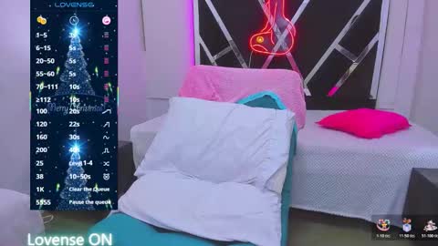 Snapshot of cami_sophia chatting on 12.14.25 sophia online show from 12.14.25