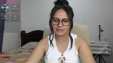 Camila Valbuena online show from 02.04.26
