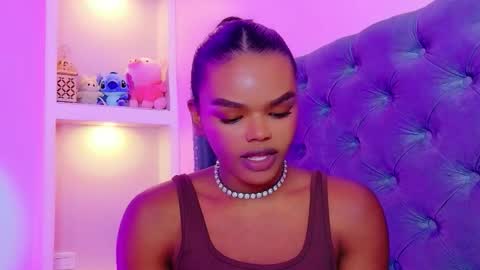 Snapshot of camiestrada chatting on 10.19.25 camiestrada online show from 10.19.25