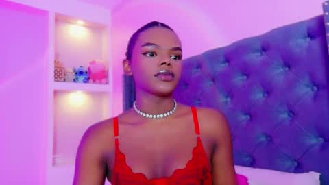 Snapshot of camiestrada chatting on 10.19.25 camiestrada online show from 10.19.25