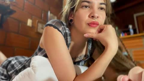 Snapshot of camii19y chatting on 09.11.25 camii19y online show from 09.11.25