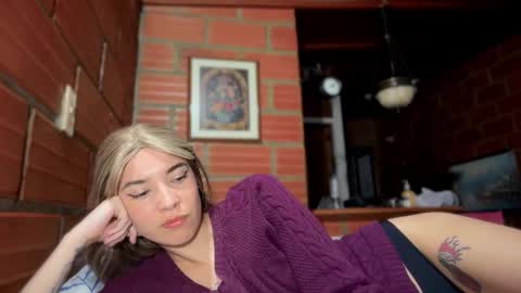 Snapshot of camii19y chatting on 10.22.25 camii19y online show from 10.22.25