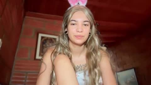 Snapshot of camii19y chatting on 10.31.25 camii19y online show from 10.31.25