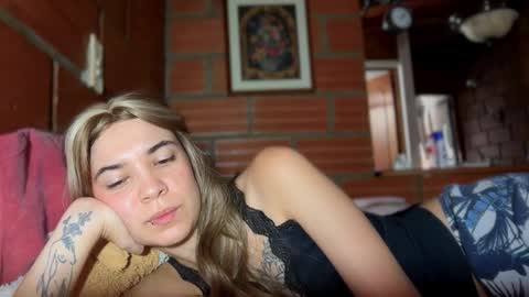 Snapshot of camii19y chatting on 11.08.25 camii19y online show from 11.08.25