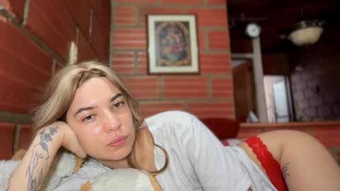 Snapshot of camii19y chatting on 11.10.25 camii19y online show from 11.10.25