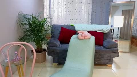 Snapshot of camil_milfdream chatting on 02.07.25 Camil online show from 02.07.25