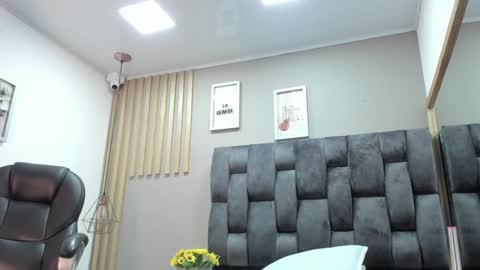 Snapshot of camila__herrera chatting on 12.15.24 Camila online show from 12.15.24