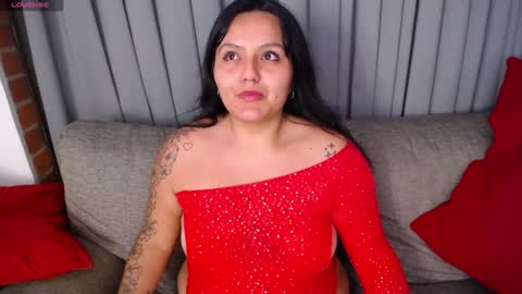 Snapshot of camila_belen chatting on 12.24.24 Camila online show from 12.24.24