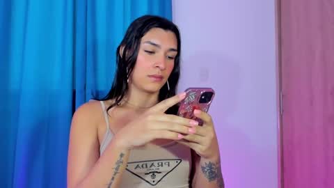 Snapshot of camila_coxx chatting on 01.03.25 s online show from 01.03.25