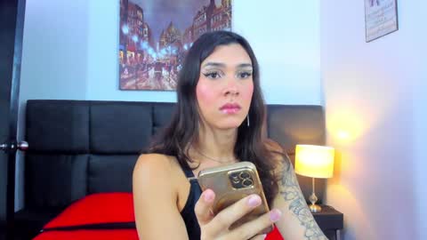 Snapshot of camila_coxx chatting on 01.10.25 s online show from 01.10.25