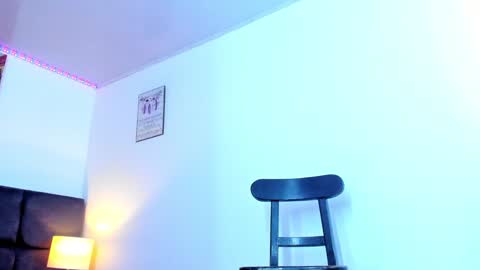 Snapshot of camila_coxx chatting on 01.10.25 s online show from 01.10.25