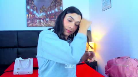 Snapshot of camila_coxx chatting on 01.11.25 s online show from 01.11.25