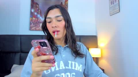 Snapshot of camila_coxx chatting on 01.23.25 s online show from 01.23.25