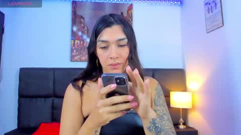 Snapshot of camila_coxx chatting on 01.28.25 s online show from 01.28.25