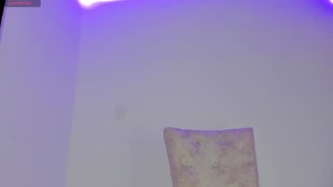 Snapshot of camila_coxx chatting on 02.07.25 s online show from 02.07.25