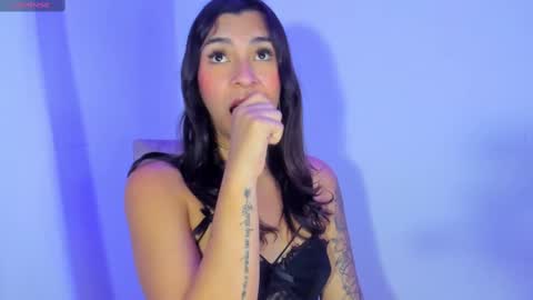 Snapshot of camila_coxx chatting on 02.11.25 s online show from 02.11.25