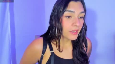 Snapshot of camila_coxx chatting on 02.12.25 s online show from 02.12.25