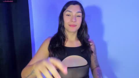 Snapshot of camila_coxx chatting on 02.13.25 s online show from 02.13.25