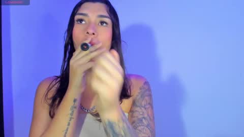 Snapshot of camila_coxx chatting on 02.15.25 s online show from 02.15.25