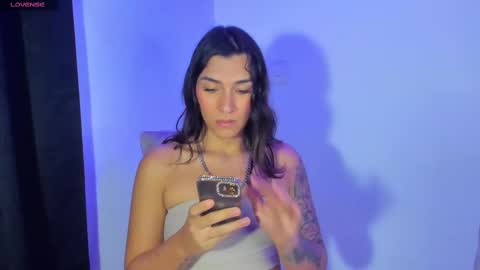 Snapshot of camila_coxx chatting on 02.15.25 s online show from 02.15.25