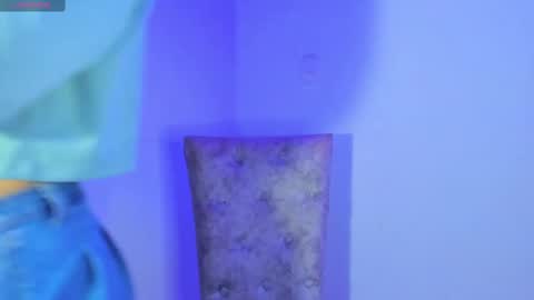 Snapshot of camila_coxx chatting on 02.16.25 s online show from 02.16.25