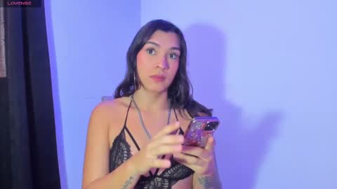 Snapshot of camila_coxx chatting on 03.09.25 s online show from 03.09.25