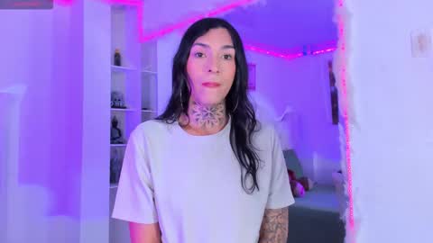 Snapshot of camila_coxx chatting on 10.10.25 s online show from 10.10.25