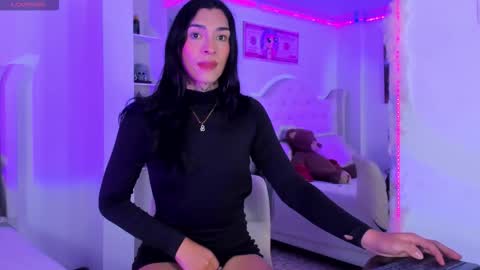 Snapshot of camila_coxx chatting on 10.14.25 s online show from 10.14.25