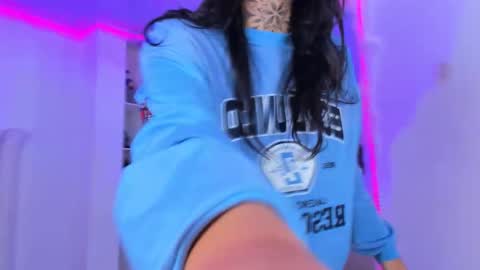 Snapshot of camila_coxx chatting on 10.25.25 s online show from 10.25.25