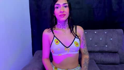 Snapshot of camila_coxx chatting on 12.03.25 s online show from 12.03.25