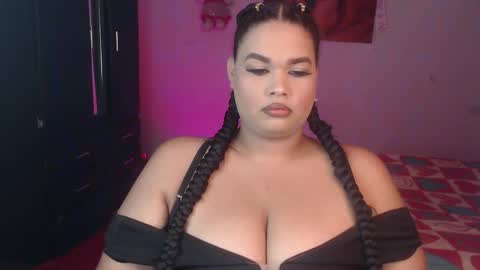 Snapshot of camila_fuenmayor chatting on 10.16.25   online show from 10.16.25