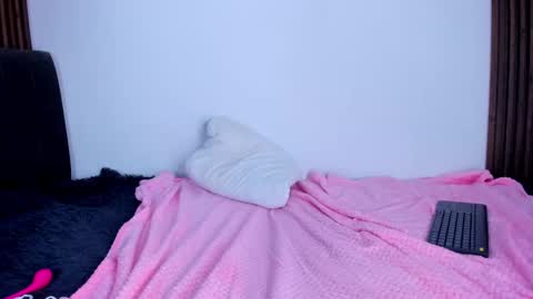 camila_martinez9 online show from 02.26.25