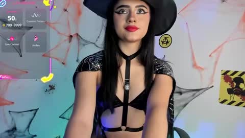 Snapshot of camilaandrade_ chatting on 10.17.25 Cami online show from 10.17.25