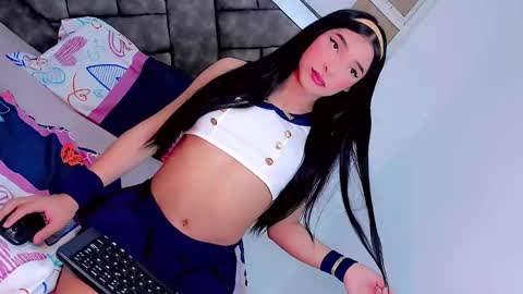 Snapshot of camilajhoones chatting on 02.11.25 camilajhoones online show from 02.11.25