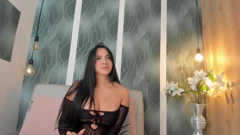 Snapshot of camilamanzurr chatting on 11.29.25 camila manzur online show from 11.29.25