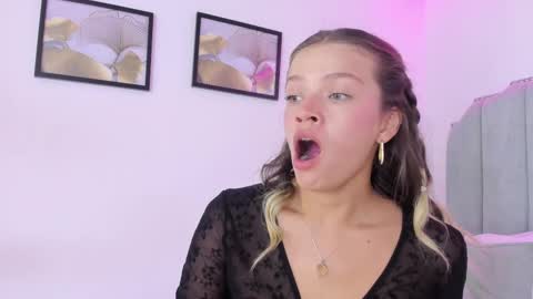 Snapshot of camilamonroee chatting on 03.12.25 Camila Monroee online show from 03.12.25