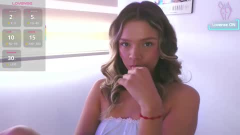 Snapshot of camilamonroee chatting on 10.08.25 Camila Monroee online show from 10.08.25