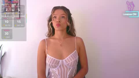 Snapshot of camilamonroee chatting on 10.10.25 Camila Monroee online show from 10.10.25