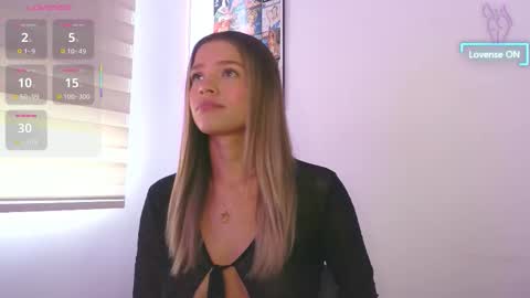 Snapshot of camilamonroee chatting on 10.15.25 Camila Monroee online show from 10.15.25