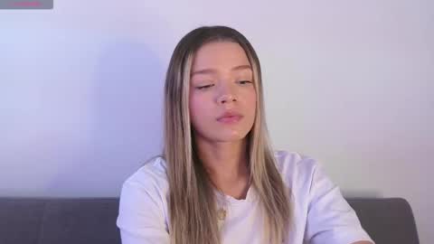 Snapshot of camilamonroee chatting on 12.01.25 Camila Monroee online show from 12.01.25