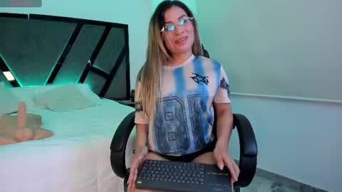 Snapshot of camilapreston_ chatting on 07.24.26 camila preston online show from 07.24.26