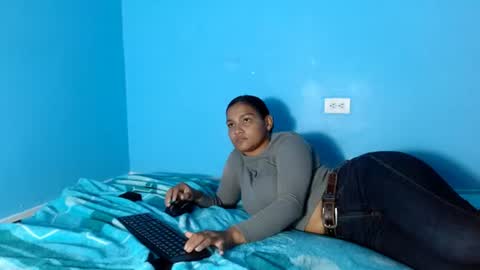 Snapshot of camilavagina24 chatting on 06.12.26 Camila online show from 06.12.26