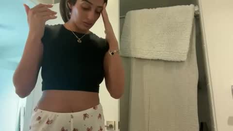 camiliakxoxo online show from 11.08.25