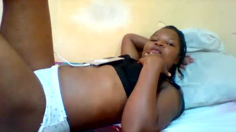 Snapshot of camillah_sweet chatting on 06.21.26 camillah_sweet online show from 06.21.26