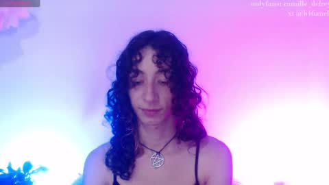 Snapshot of camille_delrey chatting on 12.12.24 Camille online show from 12.12.24