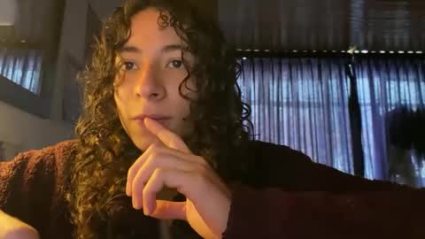 Snapshot of camille_delrey chatting on 02.10.25 Camille online show from 02.10.25