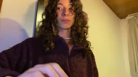 Snapshot of camille_delrey chatting on 02.12.25 Camille online show from 02.12.25