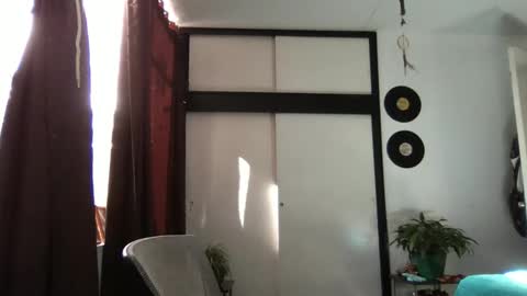 Snapshot of camille_delrey chatting on 09.09.25 Camille online show from 09.09.25