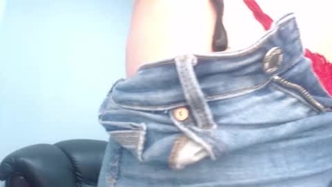 Snapshot of camille_diaz19 chatting on 01.16.26 Camille online show from 01.16.26