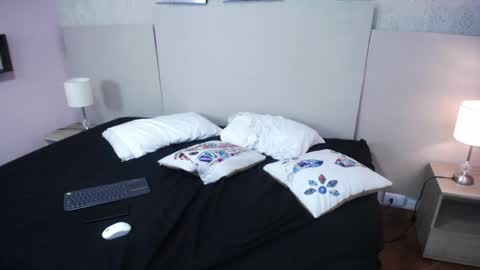 Snapshot of camille_n_shaggy chatting on 04.11.26 Camille and Shaggy online show from 04.11.26